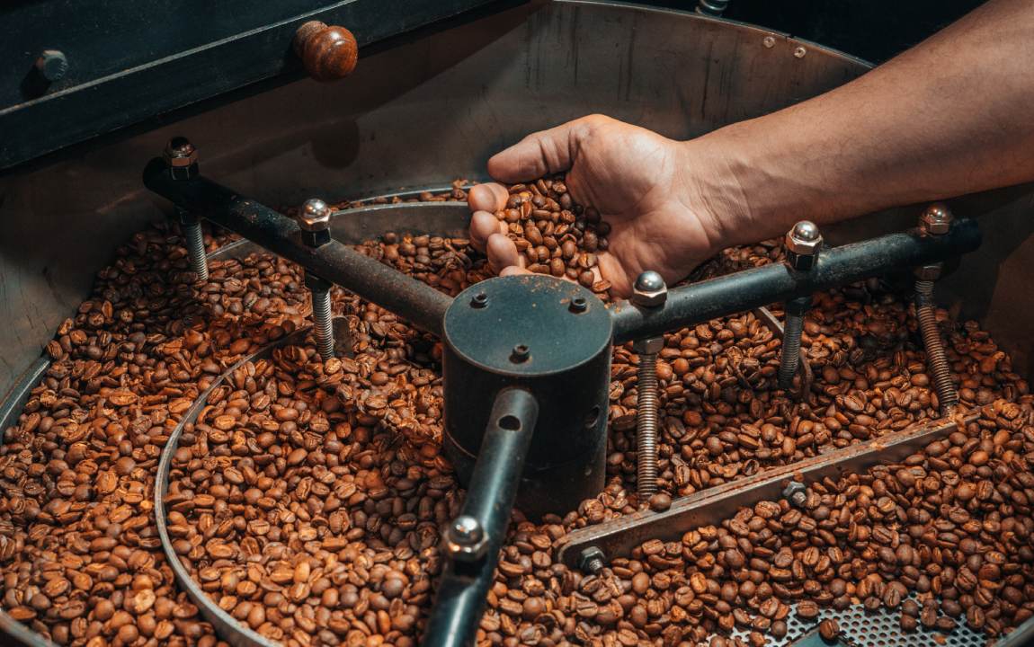 Roasting coffee beans