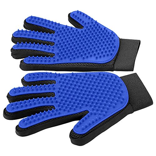 DELOMO Pet Grooming Glove. The best pet hair removal tools for 2021. (Amazon / Amazon)