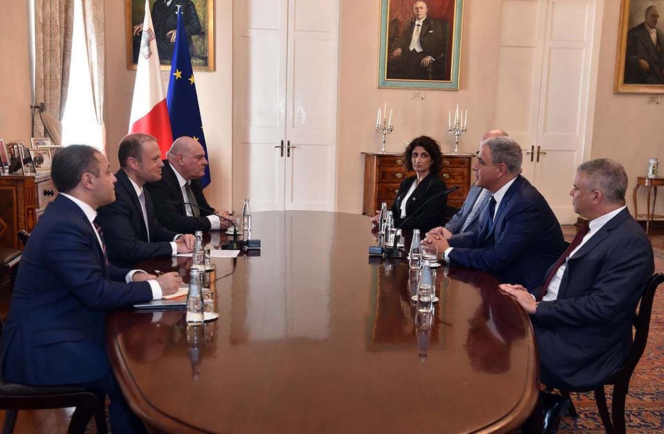 Ralph de la Torre (center, right) met with then-Prime Minister Joseph Muscat of Malta (center, left) during a visit to the island nation in April 2018.