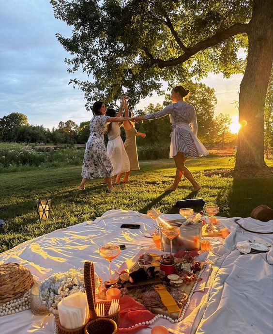 Smiling and swaying with the wind and friends. (Pinterest)