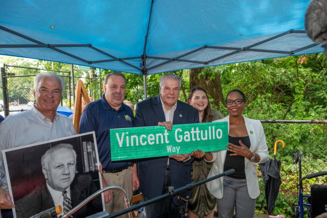 Man who put Staten Island Zoo on the map remembered, honored