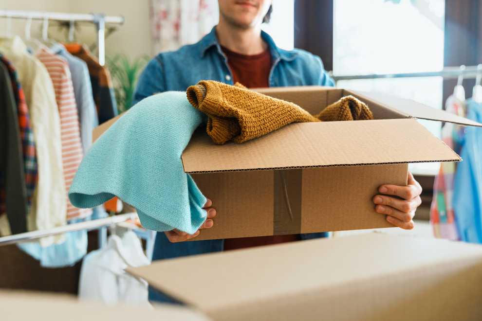 Where and how to sell clothes online