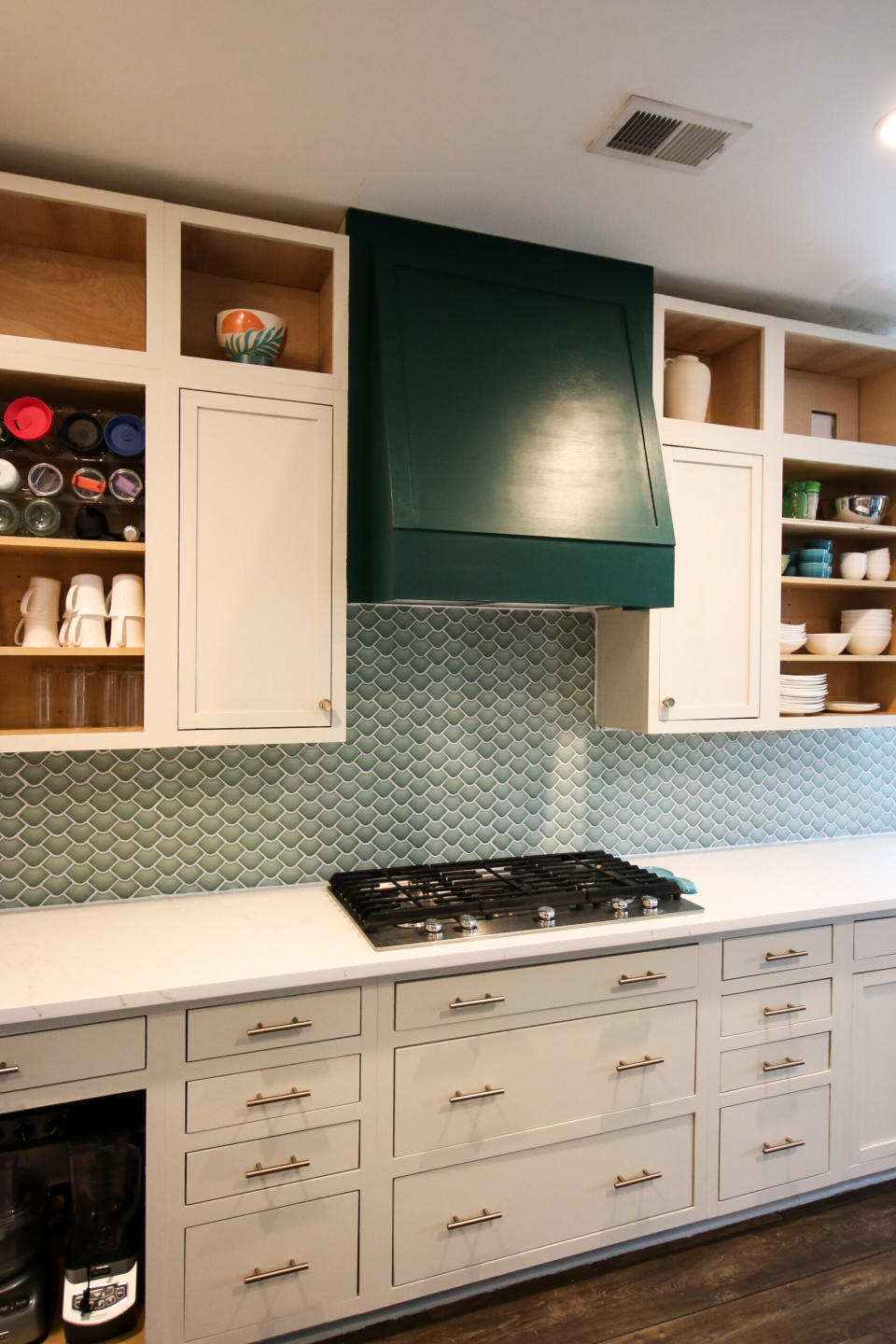 How to choose the perfect tile backsplash