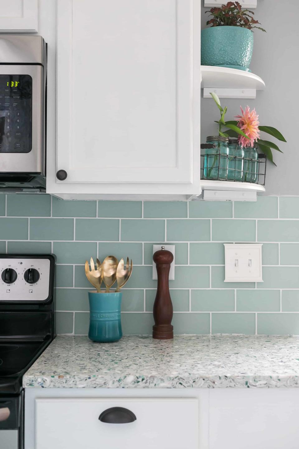 How to choose the perfect tile backsplash