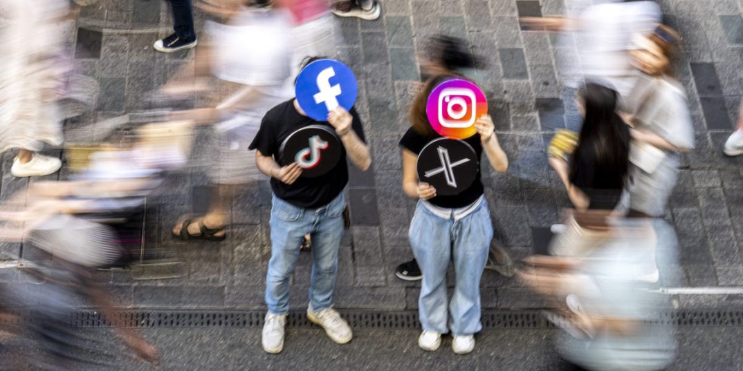 Instagram Is Winning Over Teens While Snapchat Drops Off