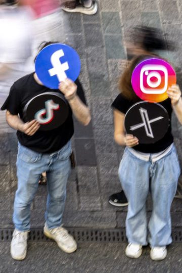 Instagram Is Winning Over Teens While Snapchat Drops Off