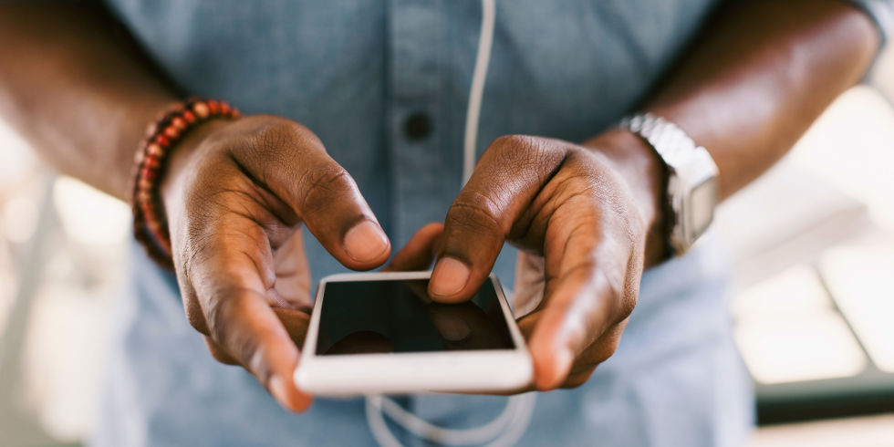 20 Practical Ways South Africans Can Use Their Smartphones to Make Money