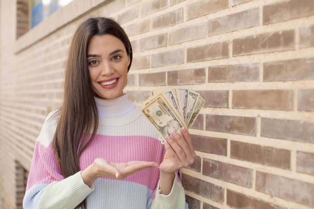 24 Purchases You Should Always Pay with Cash Instead of Cards