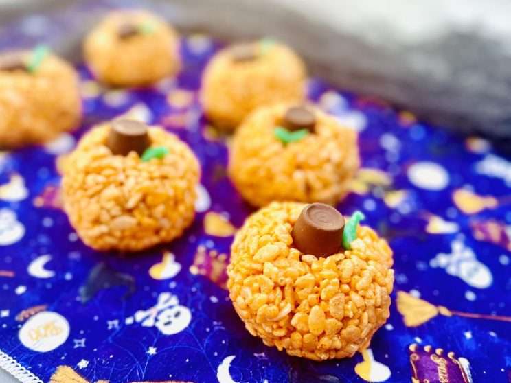 Rice Krispie treat pumpkins — Halloween pinterest treats