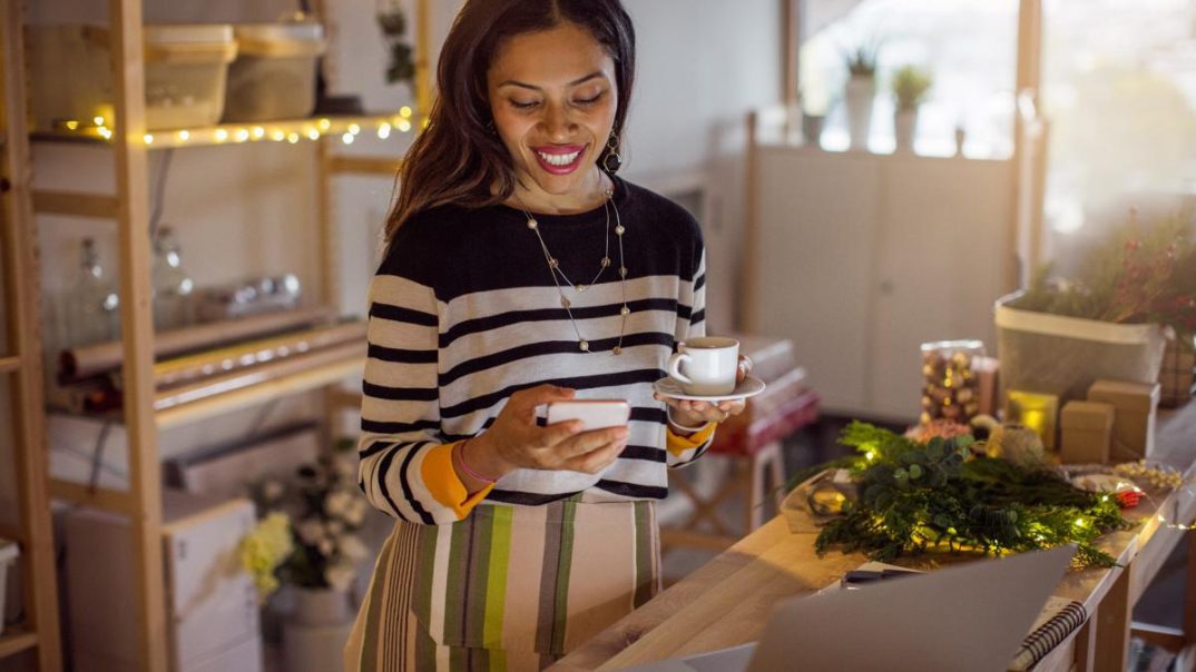 10 Tips for Using Credit Card Perks To Make the Most of Holiday Shopping