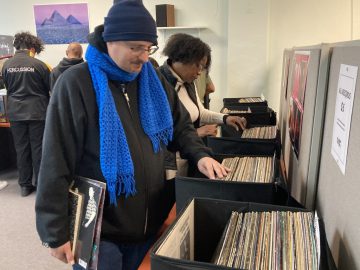 Waukegan shopkeeper taking record-store idea for a spin