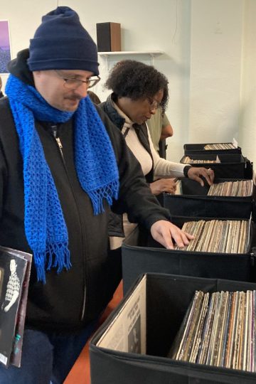 Waukegan shopkeeper taking record-store idea for a spin