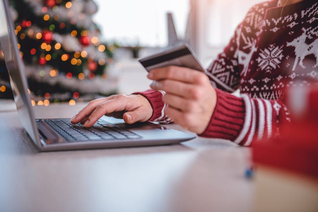 4 Tips to Maximize Your Cash Back Earnings This Holiday Season