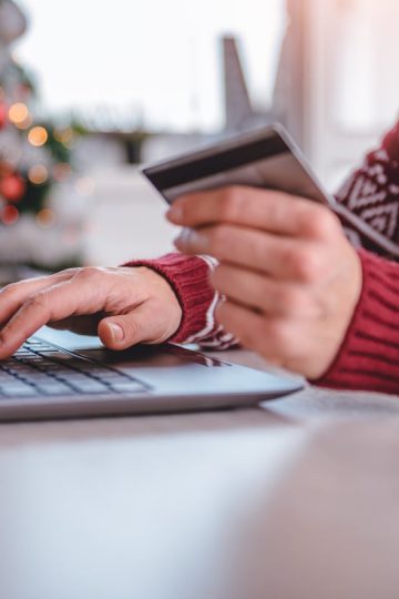 4 Tips to Maximize Your Cash Back Earnings This Holiday Season