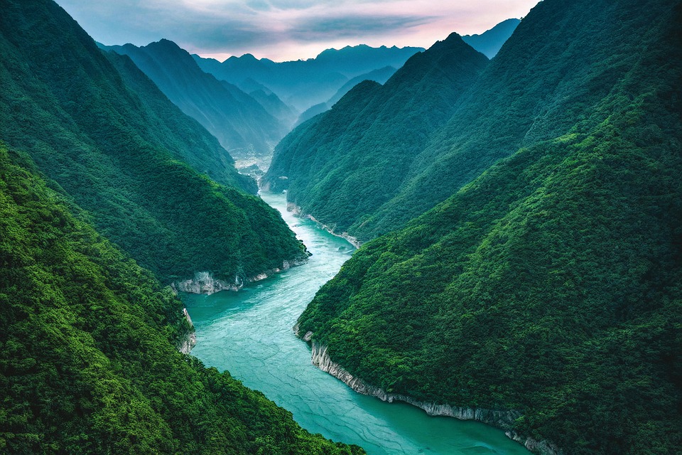 Beyond Bans: Rebuilding Teaching for a World With AI – Faculty Focus