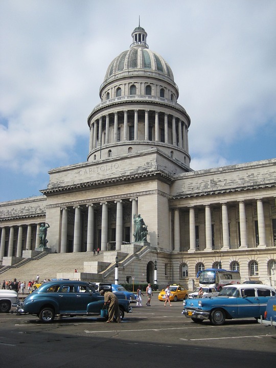 US appeals court rules Trump’s sweeping tariffs are illegal, but leaves them in place for now