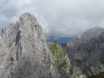 Intel llm-scaler-vllm Beta 1.2 Brings Support For New AI Models On Arc Graphics