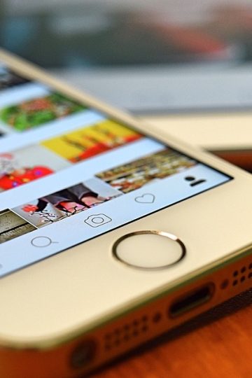 Instagram tests clickable links in captions for creators