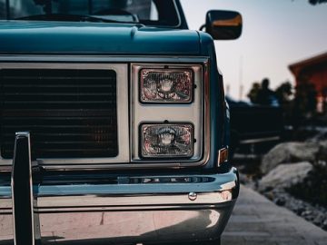 Instagram Advertising Trends: Meta’s Visual Commerce Engine